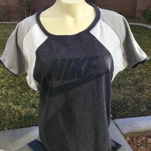 Short Sleeve Nike Sweatshirt - Small